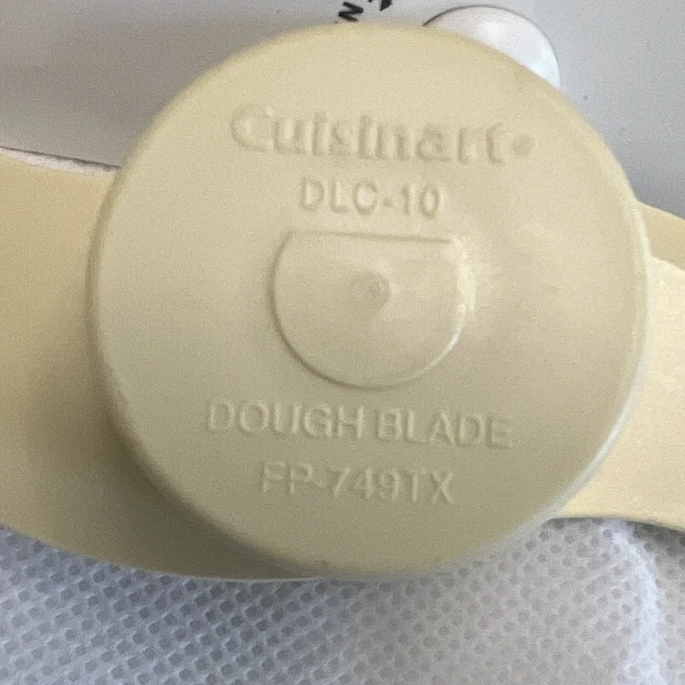 Cuisinart Blade and Disc Holder 2 Blades 2 Disc Stem Food Processor DLC-8 DLC-10